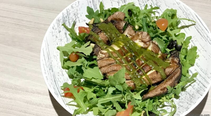 iVegan - Arugula salad with Portobello