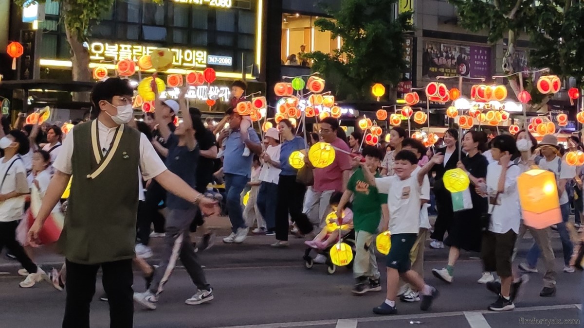 Lotus Lantern Parade 11